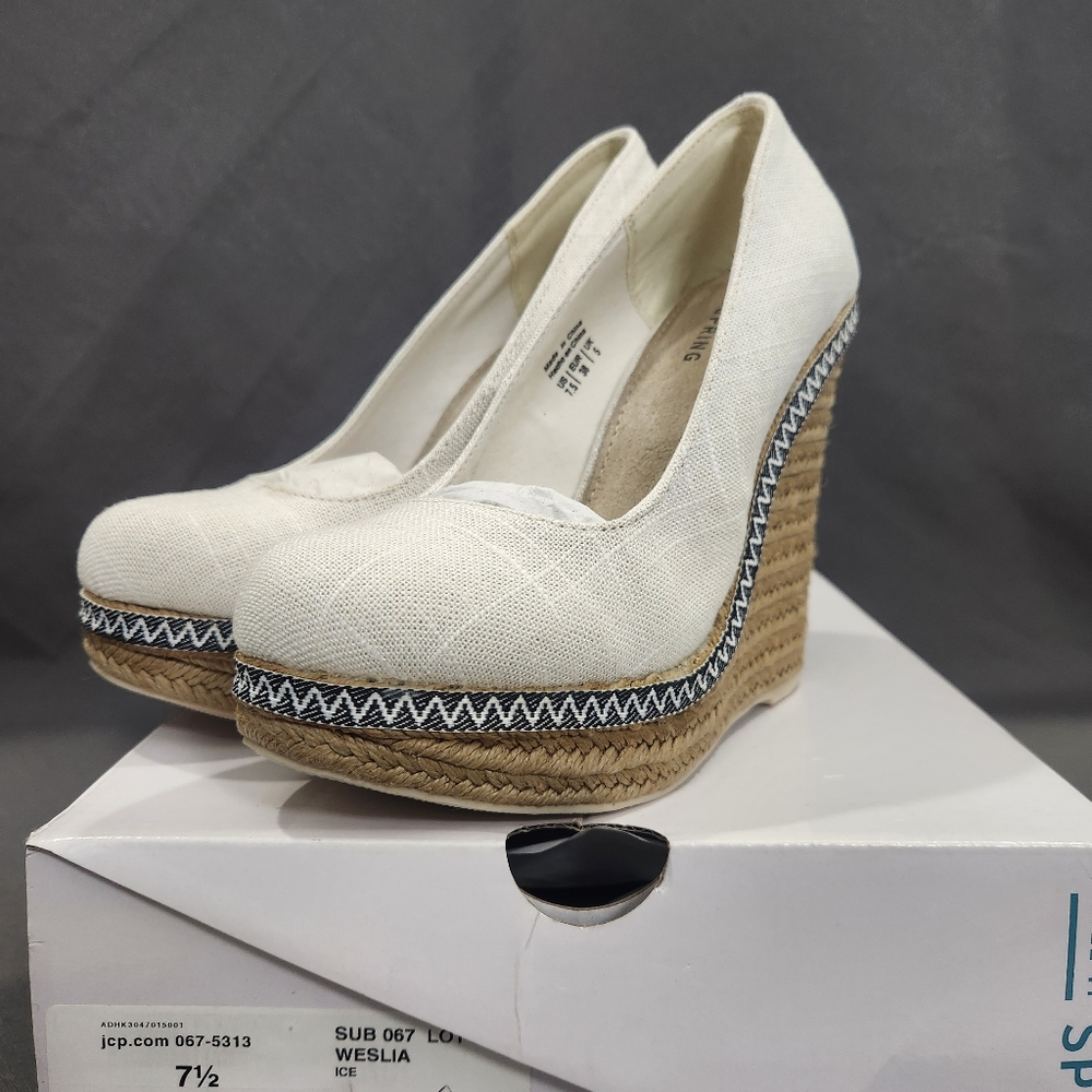 Call It Spring Wedge Weslia Espadrille White Canvas Size 7.5